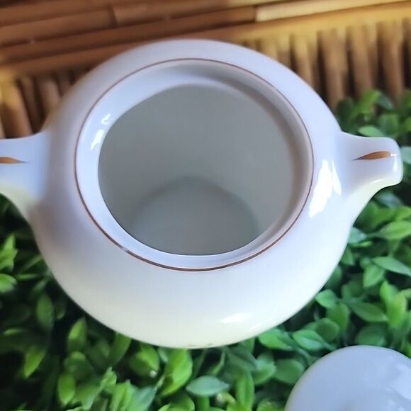 Vintage Small Sugar Bowl with Violets & Gold Tone Accents made In Japan Coquette - Picture 4 of 7